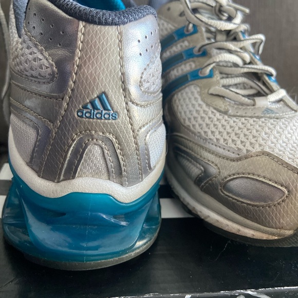 Retro Adidas Boost running shoes - Picture 3 of 8